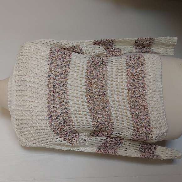 Sweaters. - Picture 4 of 4